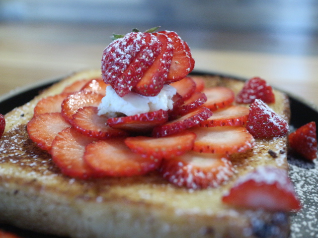 かわいい見た目にメロメロ 季節のフレンチトースト 気になるお味は Cafe Bar Lip カフェバーリップ 高円寺